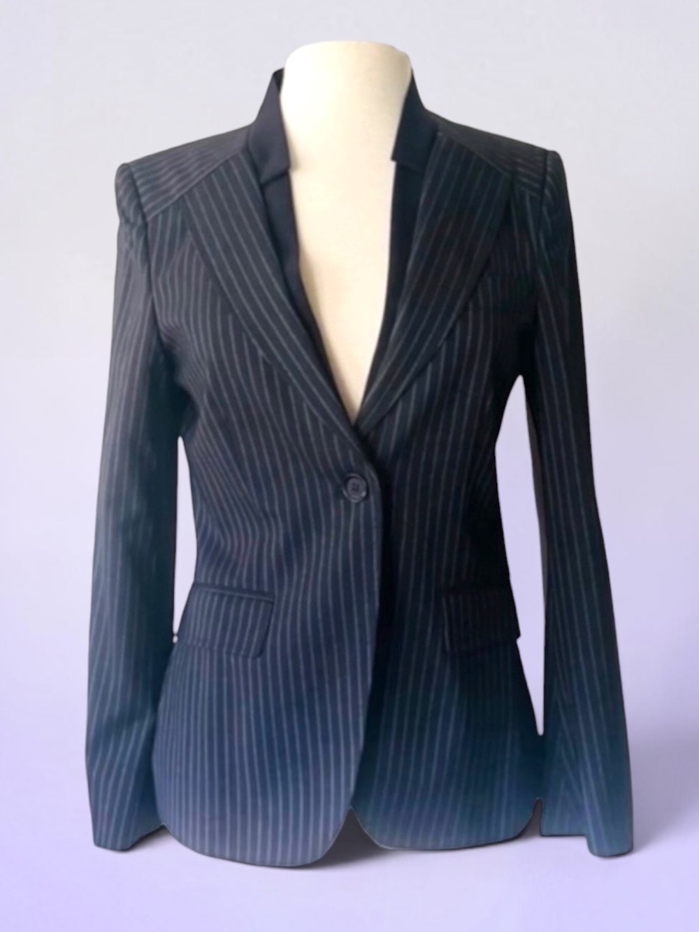 GUCCI NAVY PINSTRIPE FITTED
JACKET BLAZER SIZE 42